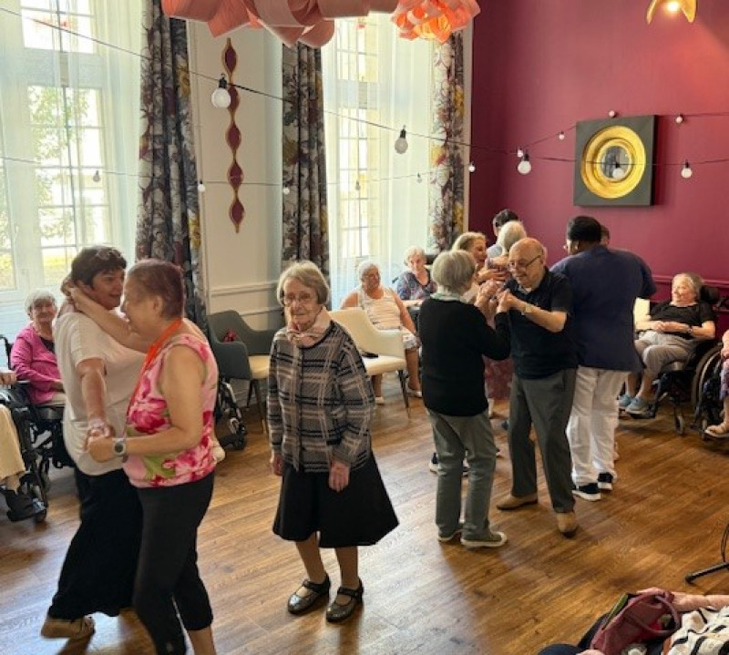 UNE GUINGUETTE FESTIVE A L'EHPAD MARION DE GIVRY - 19 juin 2025
