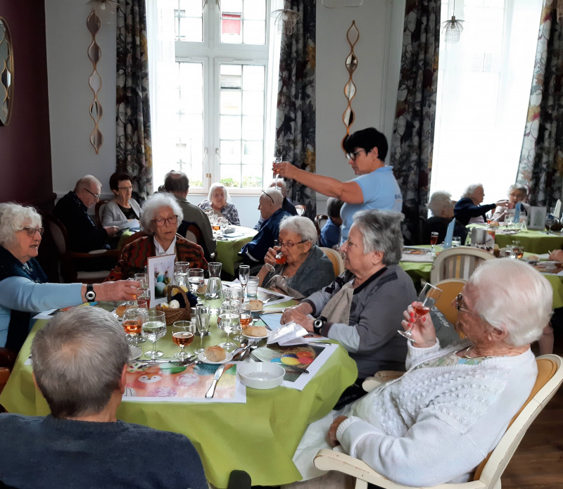 REPAS DE PAQUES AU COEUR DE LA RESIDENCE MARION DE GIVRY